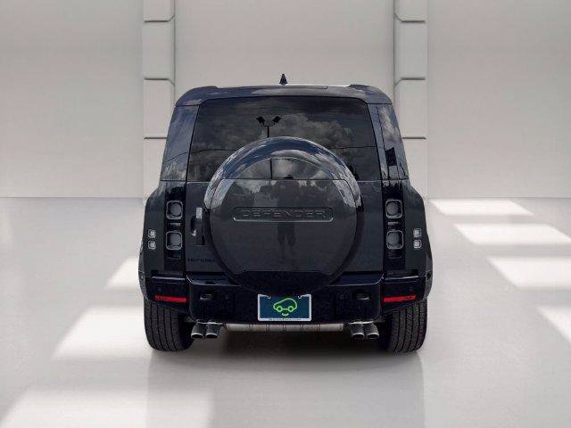 Used 2025 Land Rover Defender 110 V8 AWD/4WD image 4