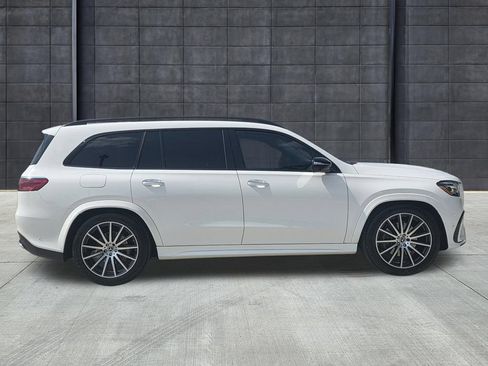 Used 2024 Mercedes-Benz GLS 450 4MATIC image 4