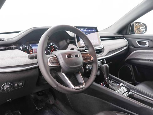 Used 2023 Jeep Compass Latitude AWD/4WD image 24