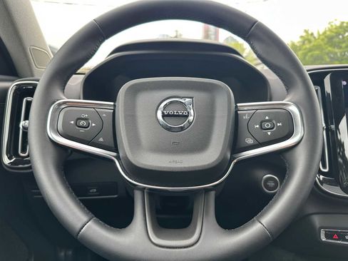 Used 2025 Volvo XC40 B5 Plus w/ Protection Package Premier AWD/4WD image 24