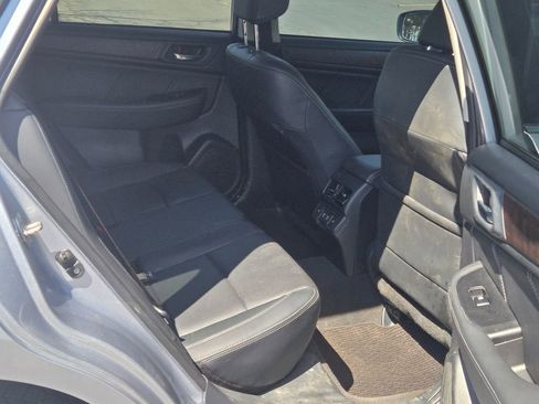 Used 2019 Subaru Outback 3.6R Limited AWD/4WD image 9