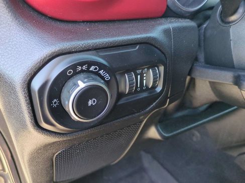 Used 2019 Jeep Wrangler Unlimited Rubicon AWD/4WD image 35