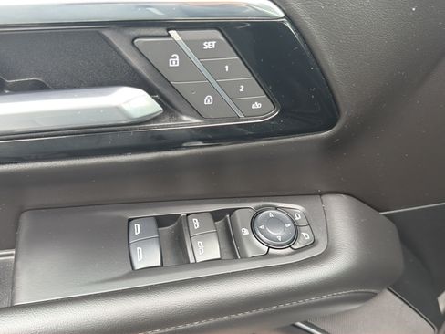 Used 2025 Chevrolet Tahoe LT RWD image 35