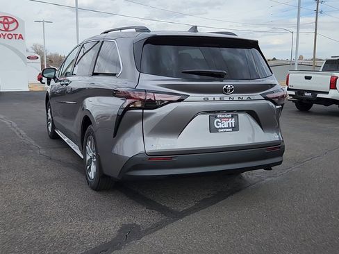 New 2026 Toyota Sienna XLE image 3