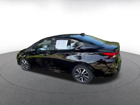 Used 2025 Nissan Versa SV FWD image 8
