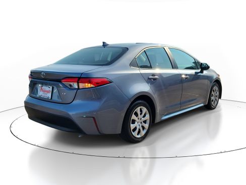 Used 2024 Toyota Corolla LE FWD image 4