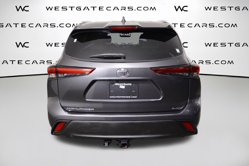 Used 2021 Toyota Highlander XLE FWD image 4