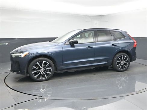 Used 2023 Volvo XC60 B5 Ultimate w/ Protection Package Premier image 4