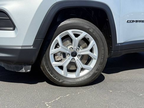 Used 2025 Jeep Compass Sport AWD/4WD image 8