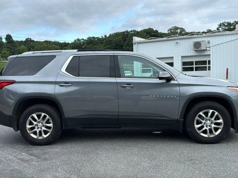 Used 2018 Chevrolet Traverse LT w/ LPO, Floor Liner Package AWD/4WD image 5