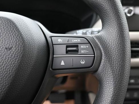 New 2026 Honda HR-V LX image 17