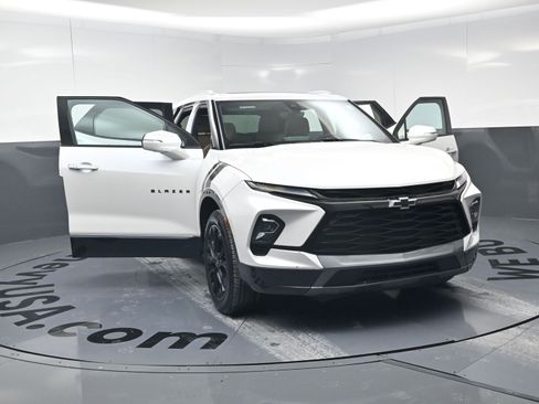 Certified 2024 Chevrolet Blazer Premier w/ LPO, Black Sport Package image 23