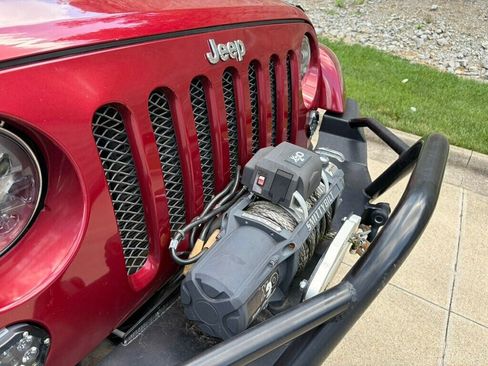 Used 2013 Jeep Wrangler Unlimited Sahara w/ Dual Top Group AWD/4WD image 31