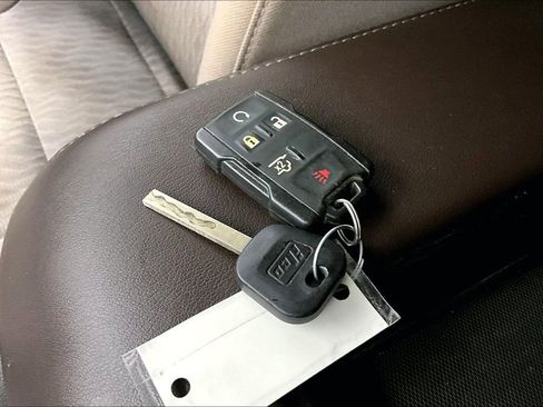 Used 2019 Chevrolet Tahoe LS w/ Enhanced Driver Alert Package RWD image 12