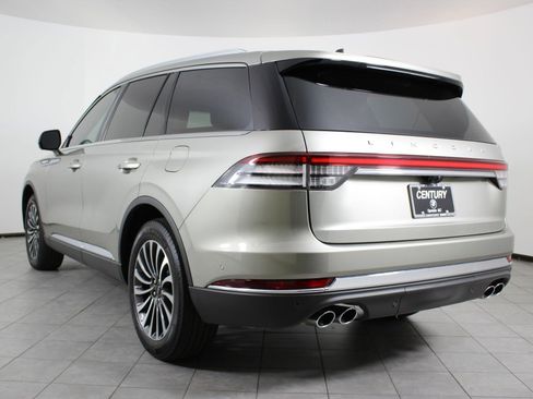 Used 2023 Lincoln Aviator Reserve w/ Equipment Group 201A image 3