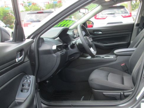 Used 2021 Nissan Altima 2.5 S image 11