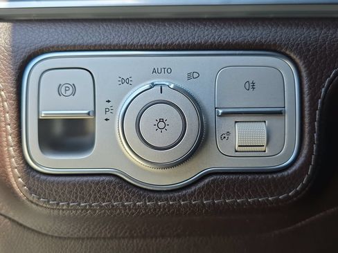 Used 2022 Mercedes-Benz GLS 450 4MATIC image 31