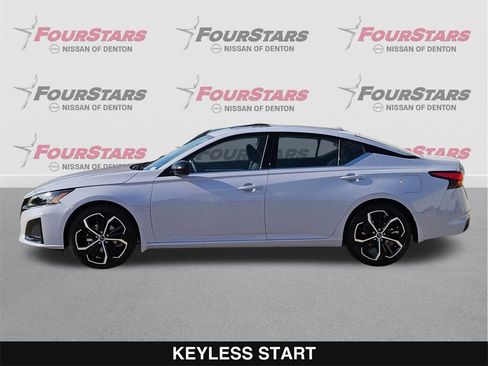 New 2025 Nissan Altima 2.5 SR image 8