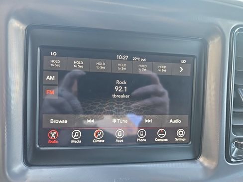 Used 2019 Dodge Challenger SXT RWD image 18