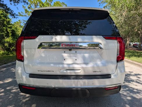 Used 2023 GMC Yukon XL SLT AWD/4WD image 7