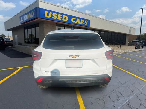 Used 2024 Chevrolet Trax LS w/ LS Convenience Package FWD image 6