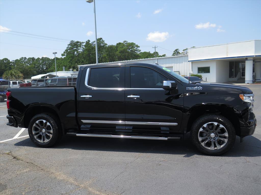 Used 2023 Chevrolet Silverado 1500 High Country AWD/4WD image 2