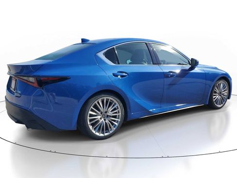 Used 2023 Lexus IS 300 w/ Premium Package RWD image 9