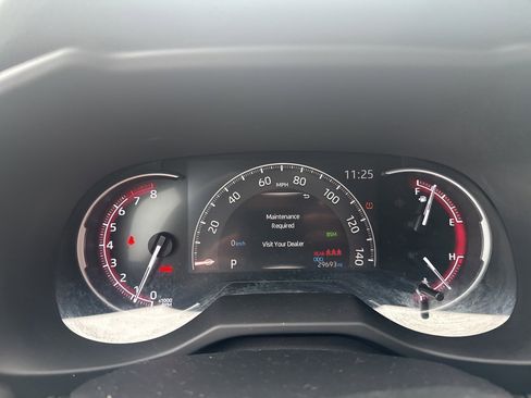 Used 2022 Toyota RAV4 Limited image 9