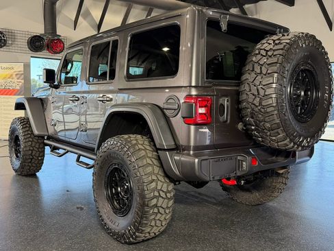 Used 2025 Jeep Wrangler Unlimited Rubicon image 10