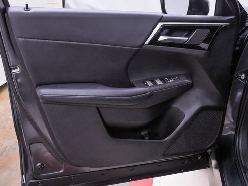 Used 2024 Mitsubishi Outlander SE image 31