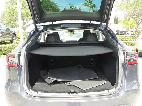 Used 2023 Tesla Model Y Long Range AWD/4WD image 19