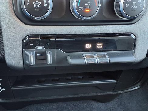 Used 2024 RAM 2500 Big Horn image 22