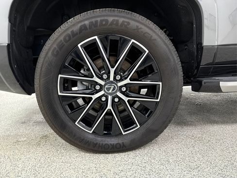 Used 2025 Lexus GX 550 GX 550 Premium+ Sport Utility w/ Accessory Package (2T) image 26