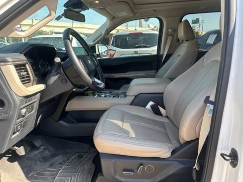 Used 2022 Ford Expedition Limited RWD image 9