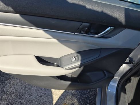 Used 2020 Honda Accord LX image 11
