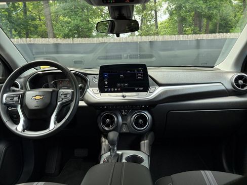 Used 2025 Chevrolet Blazer LT FWD image 34
