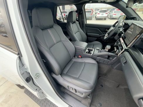Used 2025 Toyota 4Runner Limited image 21