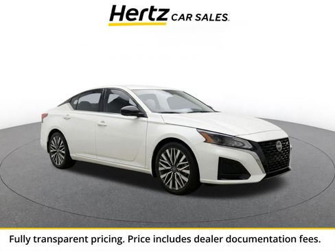 Used 2025 Nissan Altima 2.5 SV FWD image 1