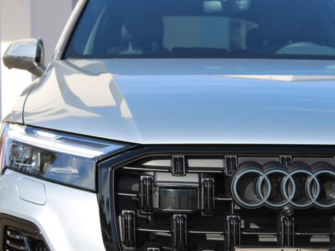 Certified 2025 Audi Q7 3.0T Premium Plus w/ Premium Plus Package image 11