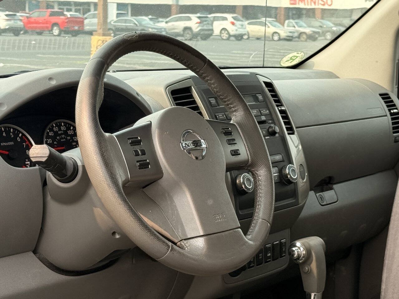 Used 2011 Nissan Frontier SL w/ Moonroof Pkg AWD/4WD image 2