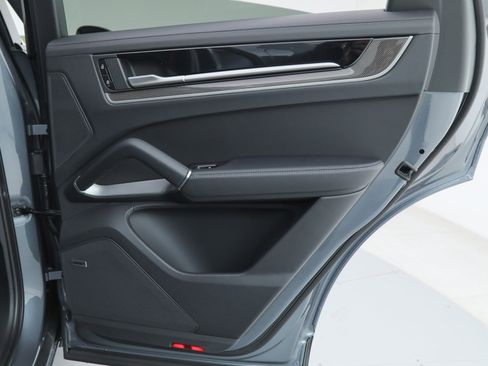 Used 2026 Porsche Cayenne GTS image 23