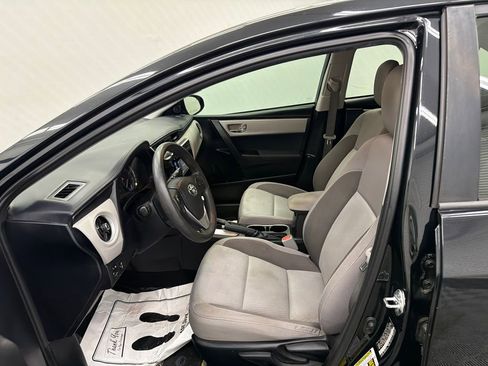Used 2018 Toyota Corolla LE FWD image 9
