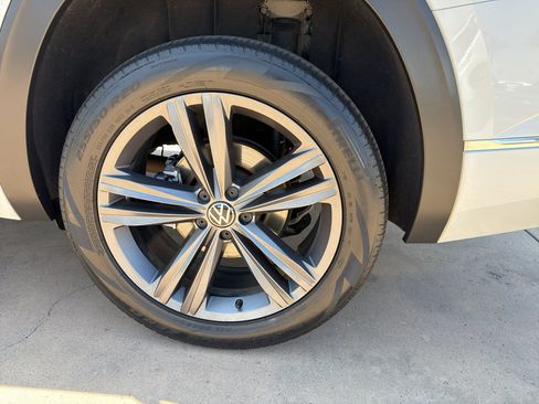 Used 2022 Volkswagen Atlas SEL R-Line AWD/4WD image 7