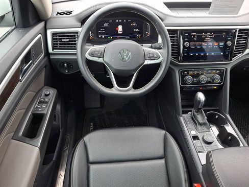 Certified 2023 Volkswagen Atlas SE image 12