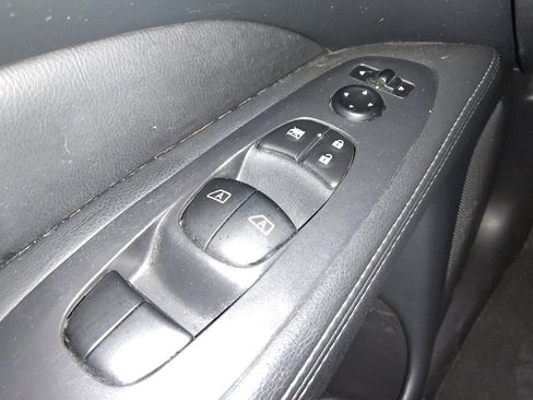 Used 2020 Nissan Pathfinder SL FWD image 27