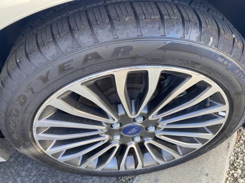 Used 2018 Ford Fusion Titanium image 19