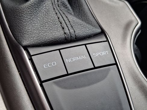 Used 2024 Toyota Camry SE FWD image 23