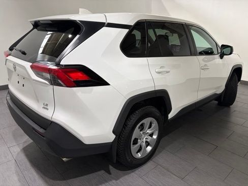 Used 2022 Toyota RAV4 LE AWD/4WD image 5