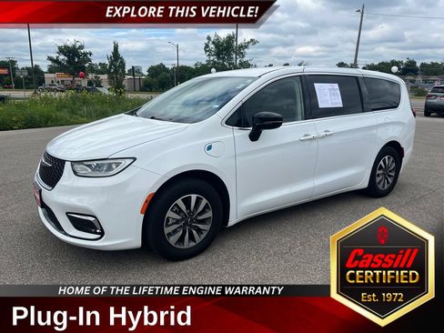 Used 2024 Chrysler Pacifica Limited FWD image 1