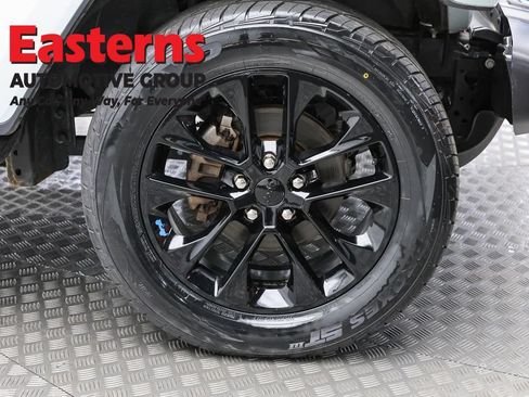 Used 2023 Jeep Wrangler Unlimited Sahara w/ Cold Weather Group AWD/4WD image 31